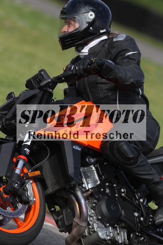 /Archiv-2025/10 23.04.2025 Cornu Master School ADR/gruen-vert/30